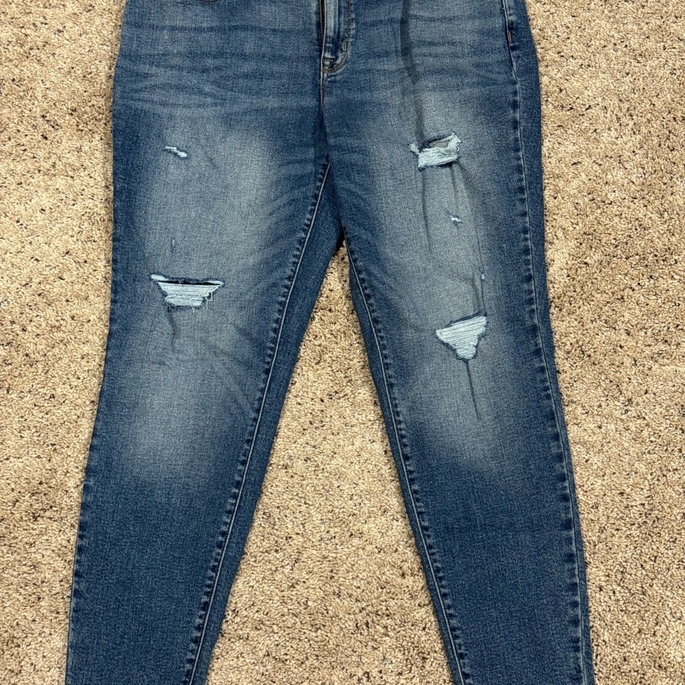 Maurices Distressed Skinny Jeans in Blue SZ 16